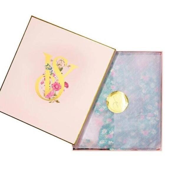 Victoria secret Very Sexy 4-Piece Silk Gift Set - Picture 5 of 6